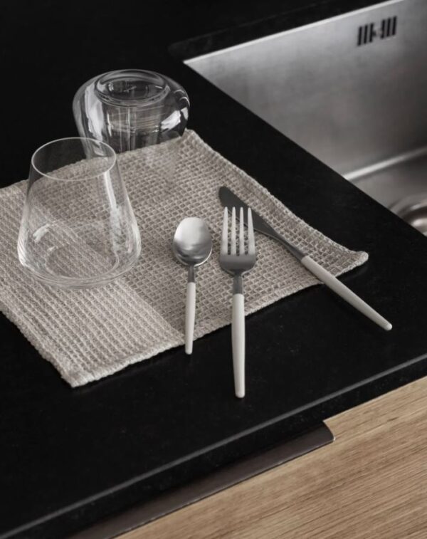 BELO Drinking Glasses Set of 4 - Image 3