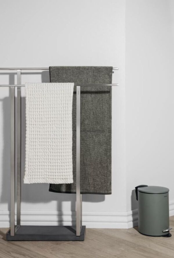 MENOTO - Towel Rack - Image 4